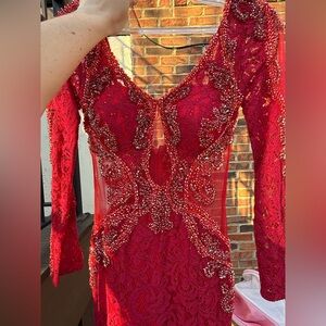 Elegant Red Lace Evening Dress